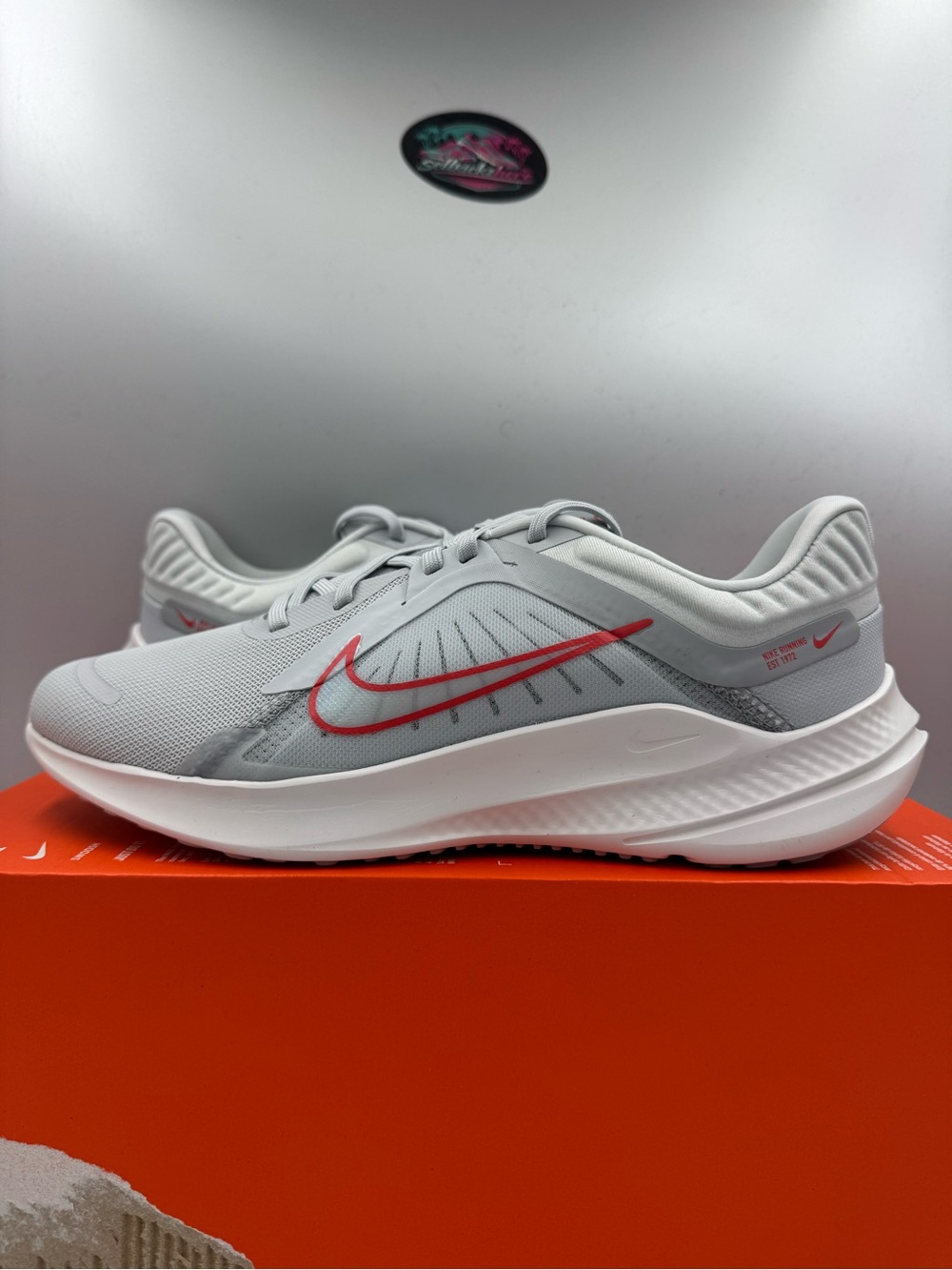 Nike Quest 5 Pure Platinum Light Crimson BRAND NEW Size 10 Women